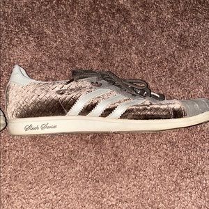 Adidas suede tennis/walking shoes
